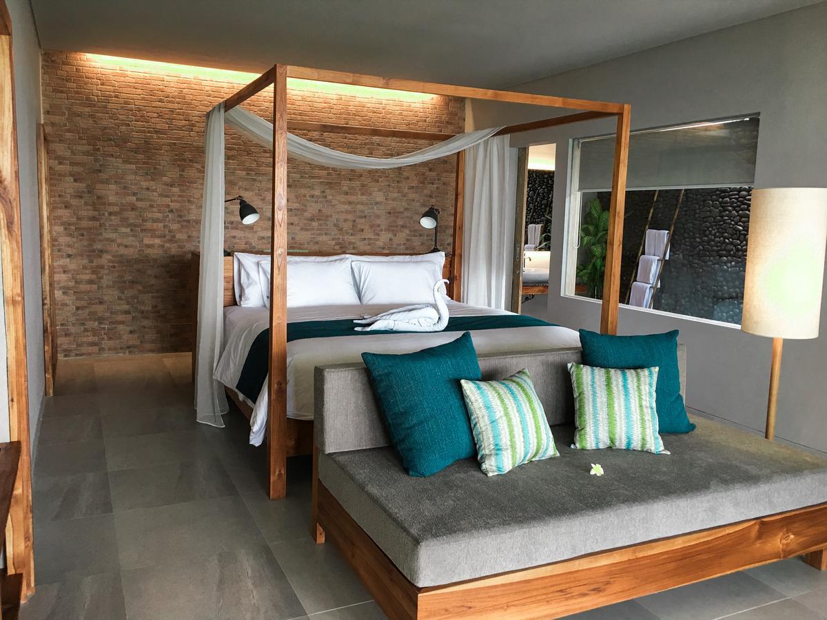 Umadewi Surf & Retreat Hotell Pulukan Eksteriør bilde